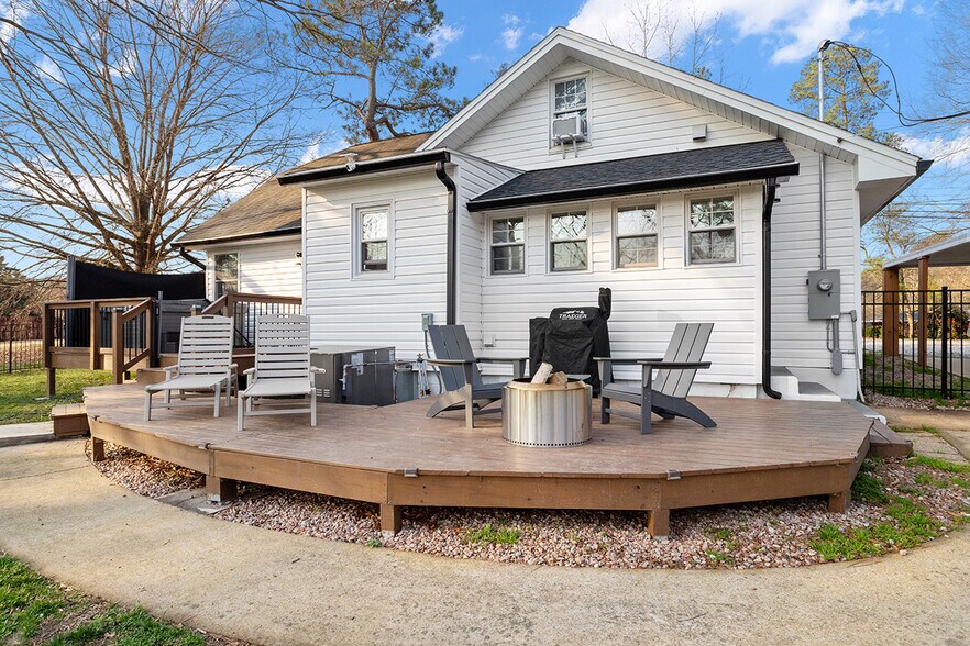 Back Deck - 4112 Saint James Church Rd