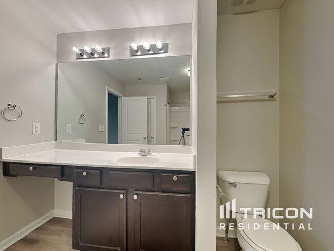 Building Photo - 2362 Clapton Ct