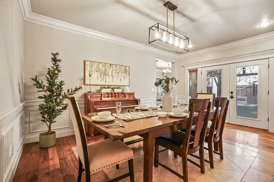 Building Photo - 611 E San Pedro St