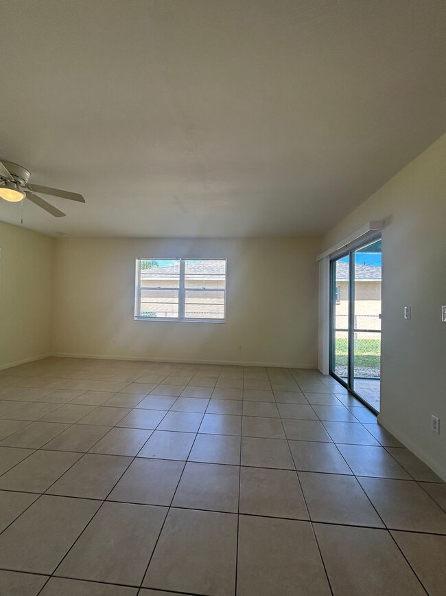Building Photo - Super Charming 2 Bed  Duplex