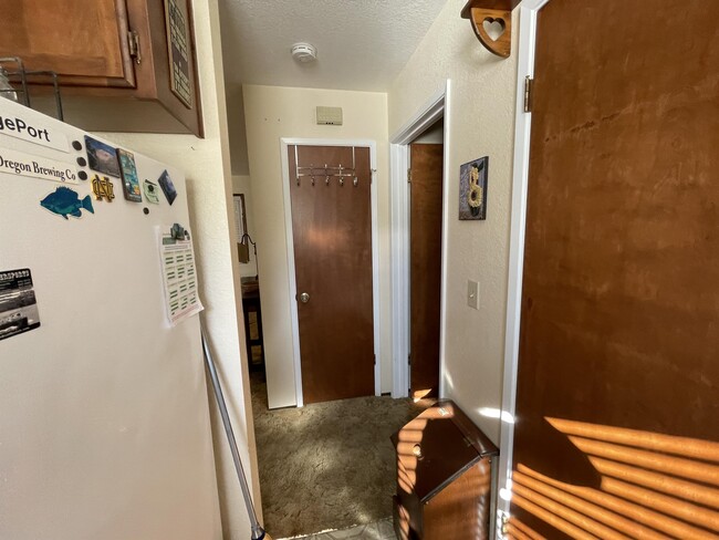 Building Photo - 43126 E Sugar Pine Dr