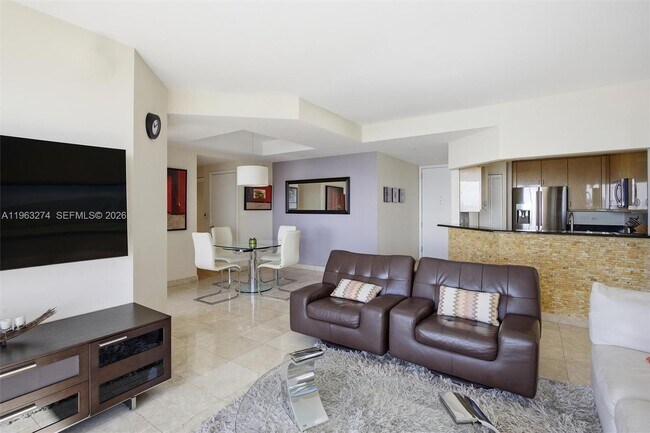 Building Photo - 801 Brickell Key Blvd