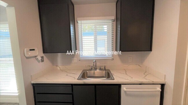 Building Photo - Concord Beautiful remodeled 1 bedroom 1 bath condo! Central location
