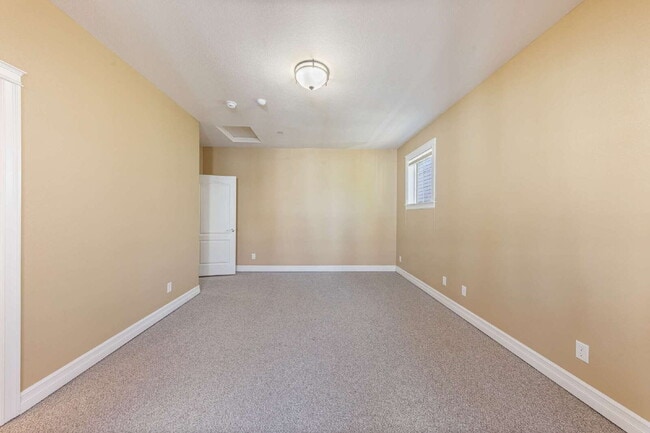 Building Photo - Beautiful Home in 55+ Community!