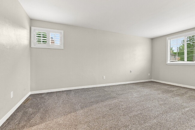 Building Photo - $2,645.95, 4-bed, 2.5-bath located in Centennial with a fenced backyard.