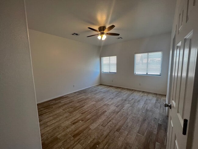 Building Photo - 1985 E Sunset Dr