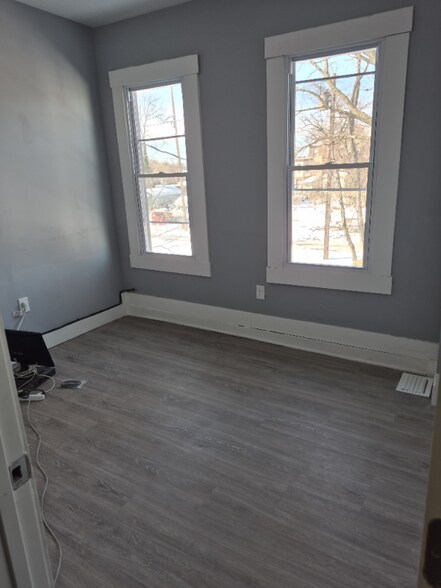 Building Photo - 180 Walnut Ave