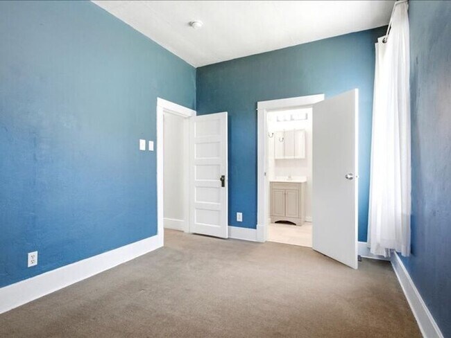 Building Photo - Salt Lake Central: large 3 bedroom, 2 bath + office