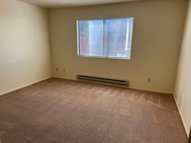 Building Photo - 4800 N Arnold Dr