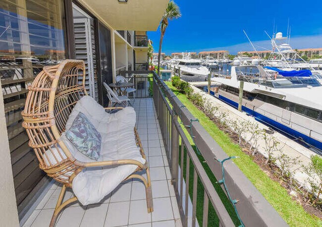 Building Photo - 2301 Marina Isle Way