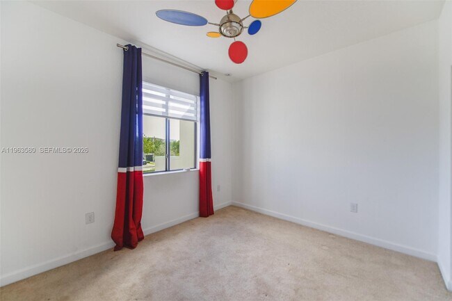 Building Photo - 20814 NE 5th Ct