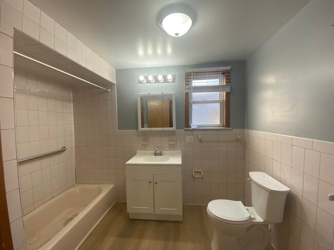 Building Photo - 468 Avenue A