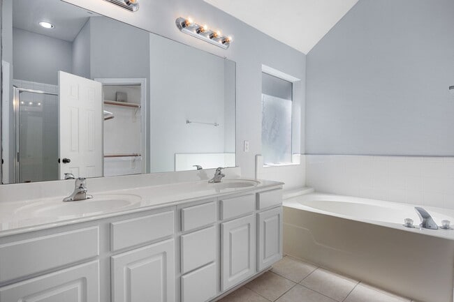 Building Photo - 1518 Bugle Run Dr