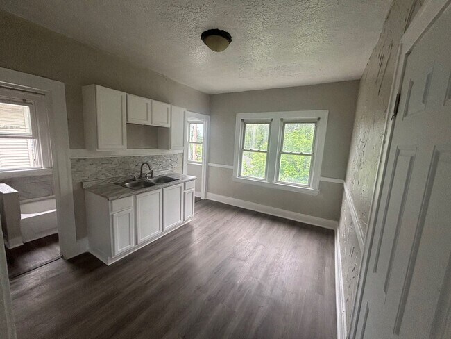 Building Photo - 12114 Soika Ave