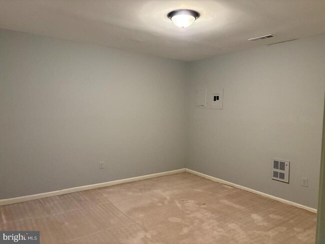 Building Photo - 178 English Run Cir