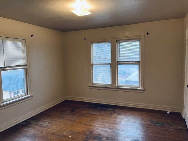 Building Photo - Charming 2-Bedroom unit in Prime Oklahoma ...