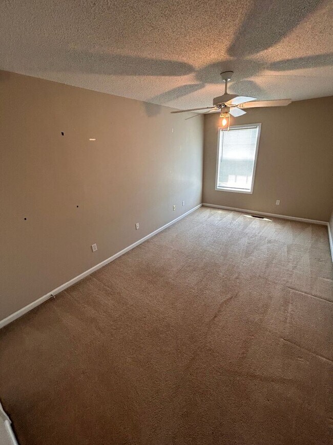 Building Photo - 224 Wakefield Way
