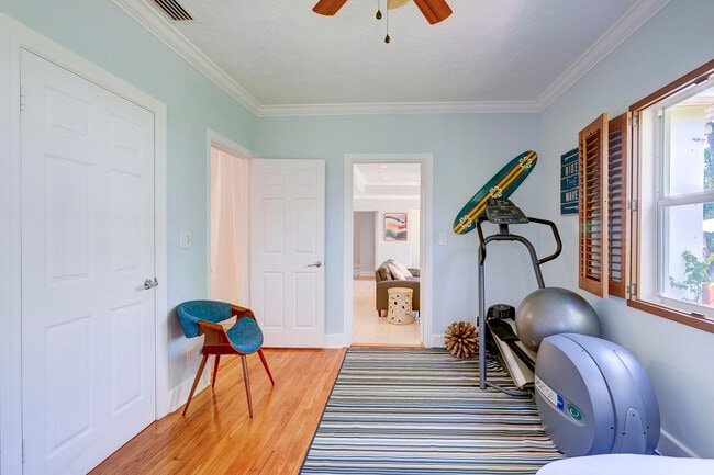 Building Photo - 411 26th St