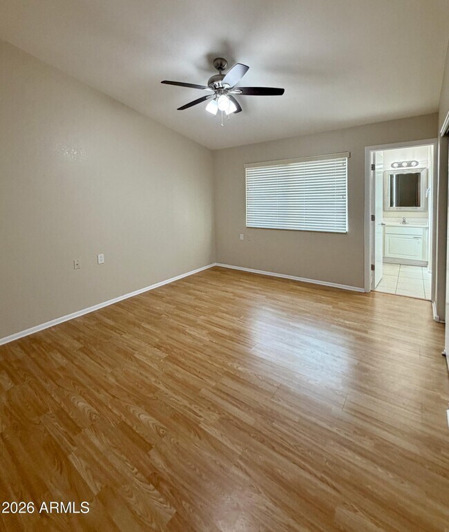 Building Photo - 3005 W Ross Ave