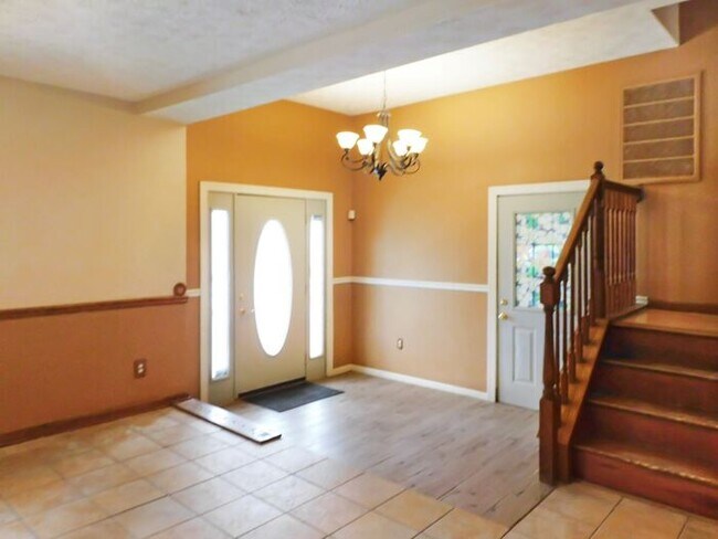 Building Photo - 217 Pawnee Ln