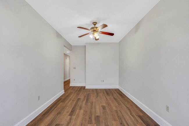 Building Photo - 123 N Hyde Park Ave