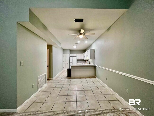 Building Photo - 444 Clubhouse Dr