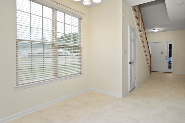 Building Photo - 2 Musket Ln