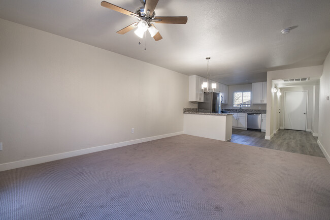 Building Photo - TOTALLY RENOVATED Summerlin Condo - Lake M...