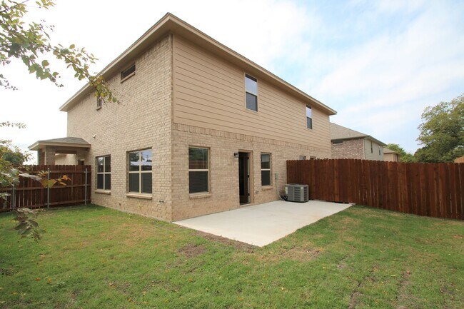 Building Photo - 821-823 Jameson