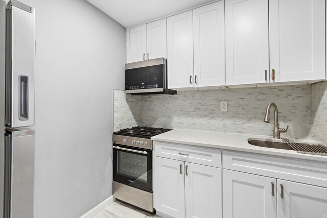 Building Photo - 120 32nd St