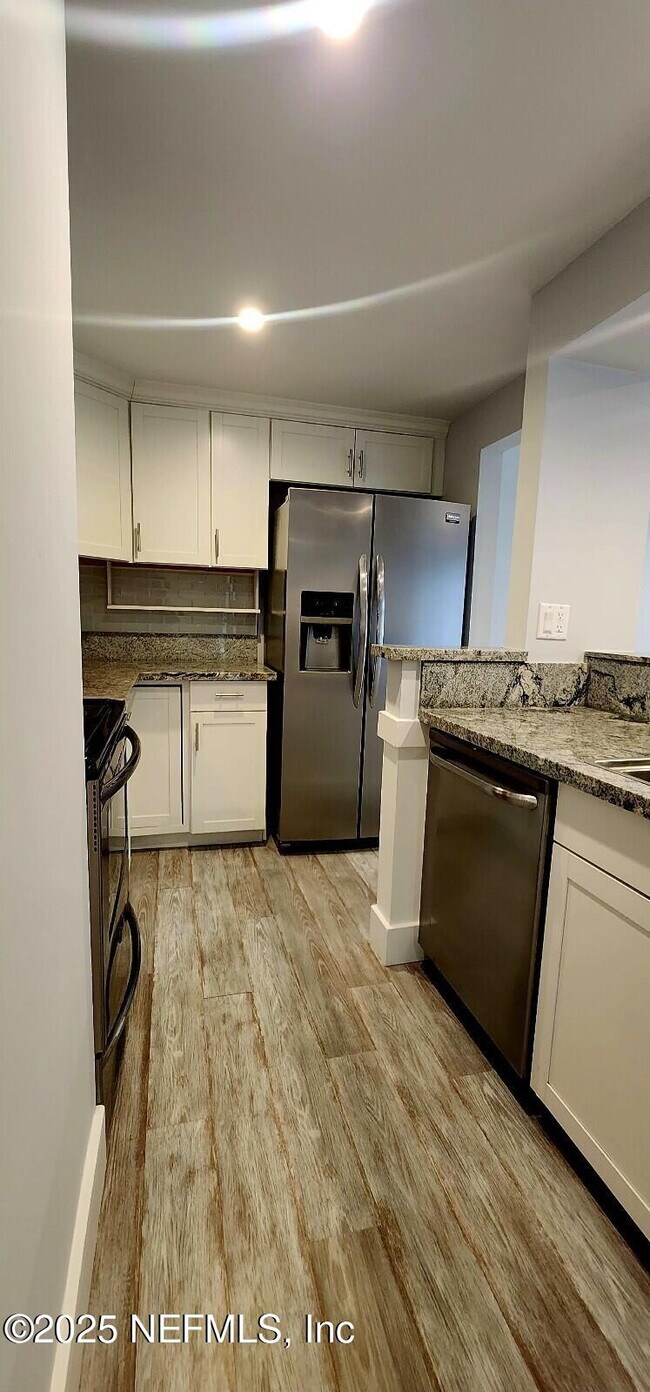 Building Photo - 3 Castania Ct