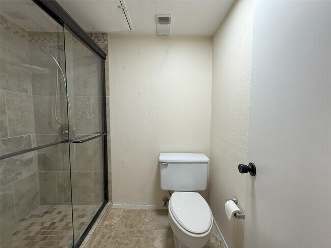 Building Photo - 2100 Wilcrest Dr