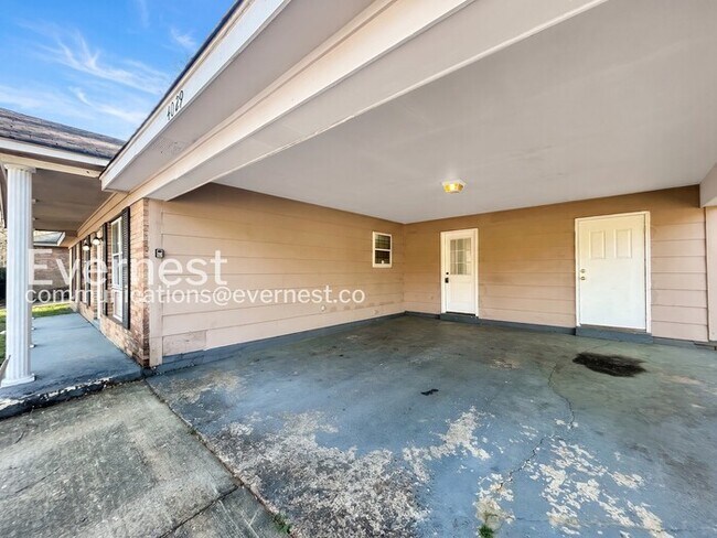 Building Photo - 4029 Socorro Dr