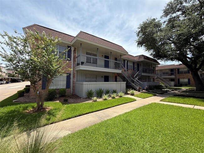 Building Photo - 2250 Bering Dr