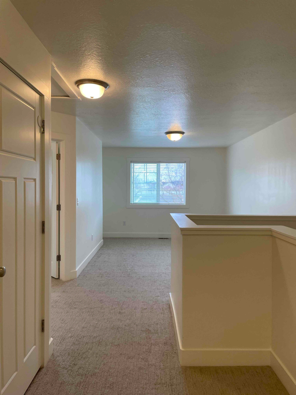 Building Photo - 1547 N 400 W