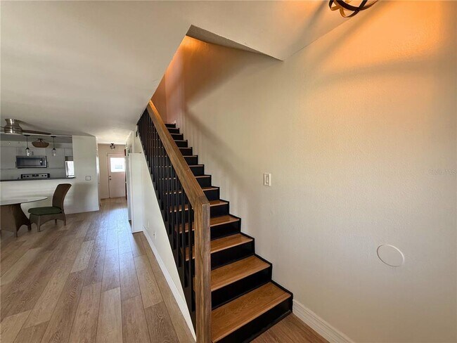 Building Photo - 4821 W McElroy Ave