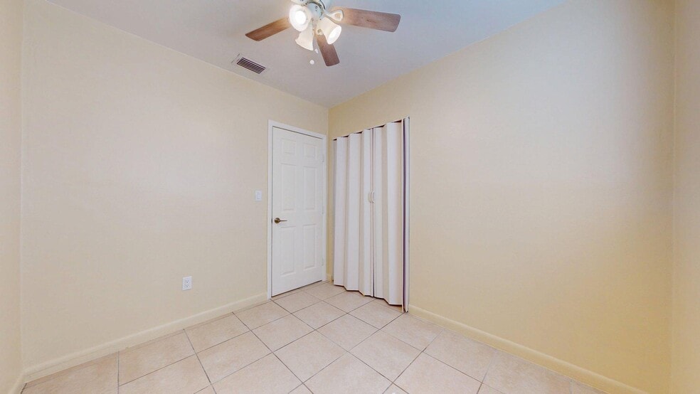 Building Photo - 830 NW 3rd St