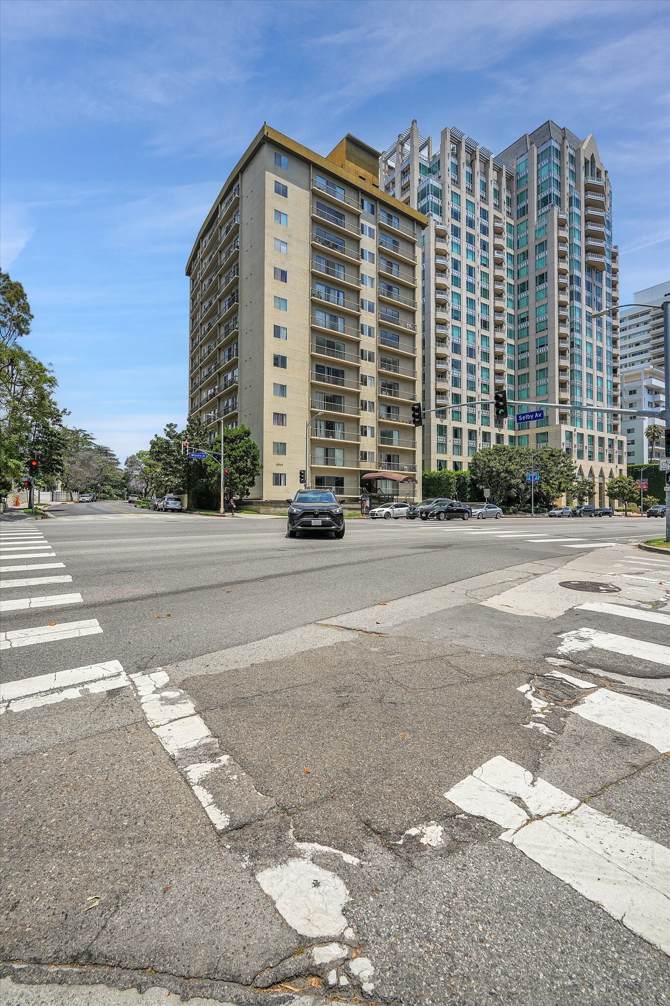 Building Photo - 10747 Wilshire Blvd