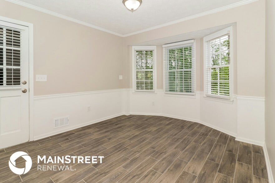 Building Photo - 1557 Isham Dr