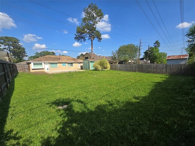 Building Photo - 22027 Rockgate Dr