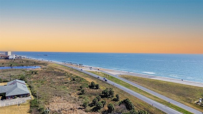 Building Photo - 3506 Cove View Blvd