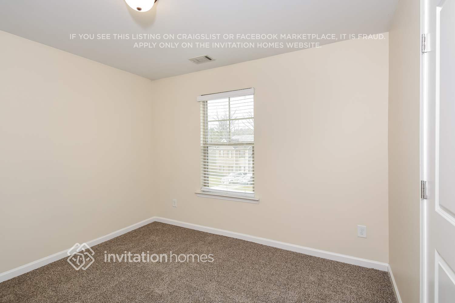 Building Photo - 400 Village Broad St