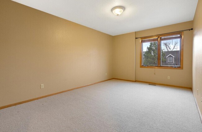 Building Photo - Enjoy the Best of Fort Collins!