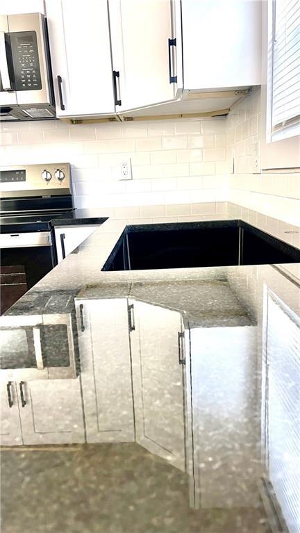 Building Photo - 216 Maple Ave