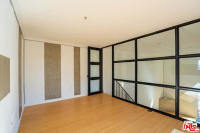 Building Photo - 625 S Berendo St