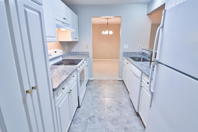 Building Photo - 12902 Churchill Ridge Cir