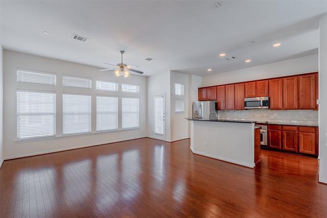 Building Photo - 2326 Stutz Dr