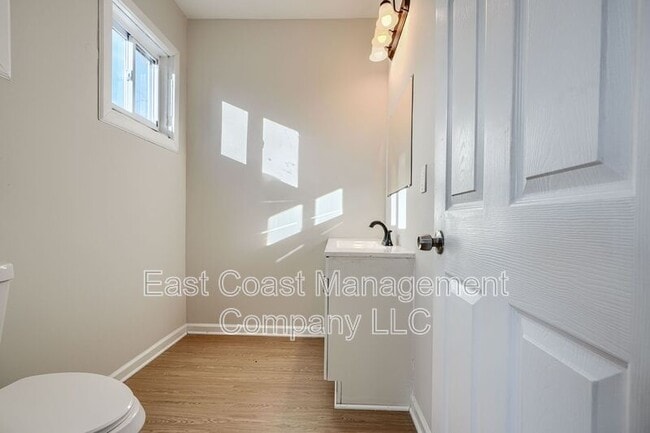 Building Photo - 4612 Schley Ave