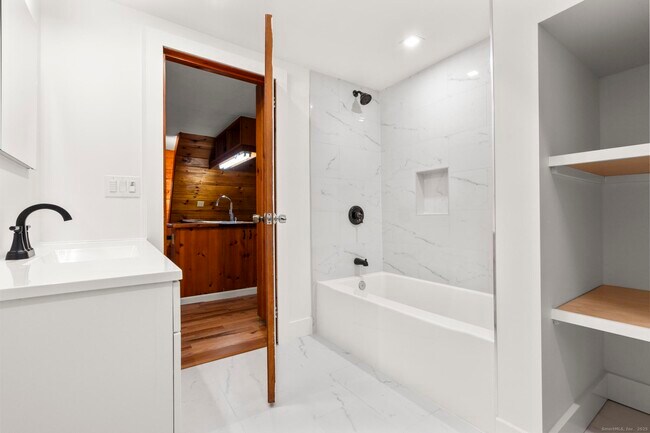 Building Photo - 182 Guinea Rd