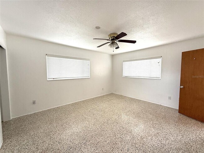 Building Photo - 2420 68th Ave S